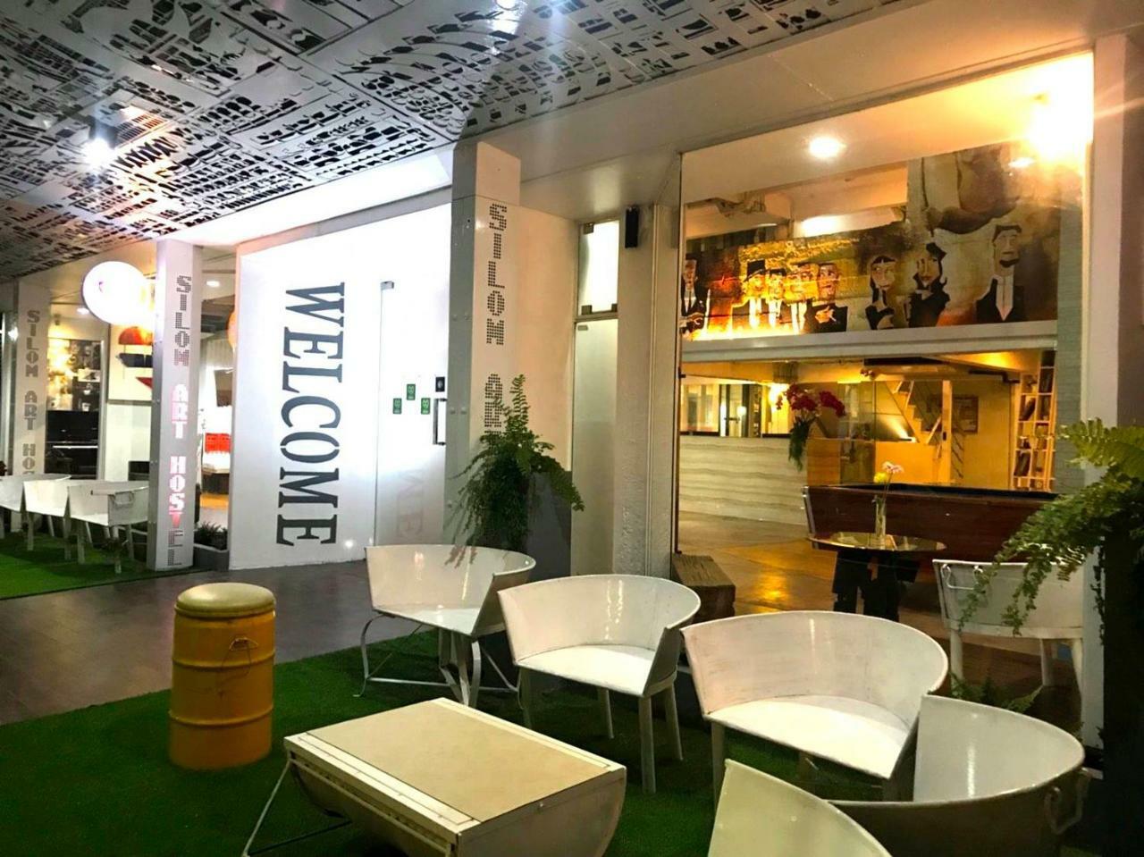 Silom Art Hostel Banguecoque Exterior foto