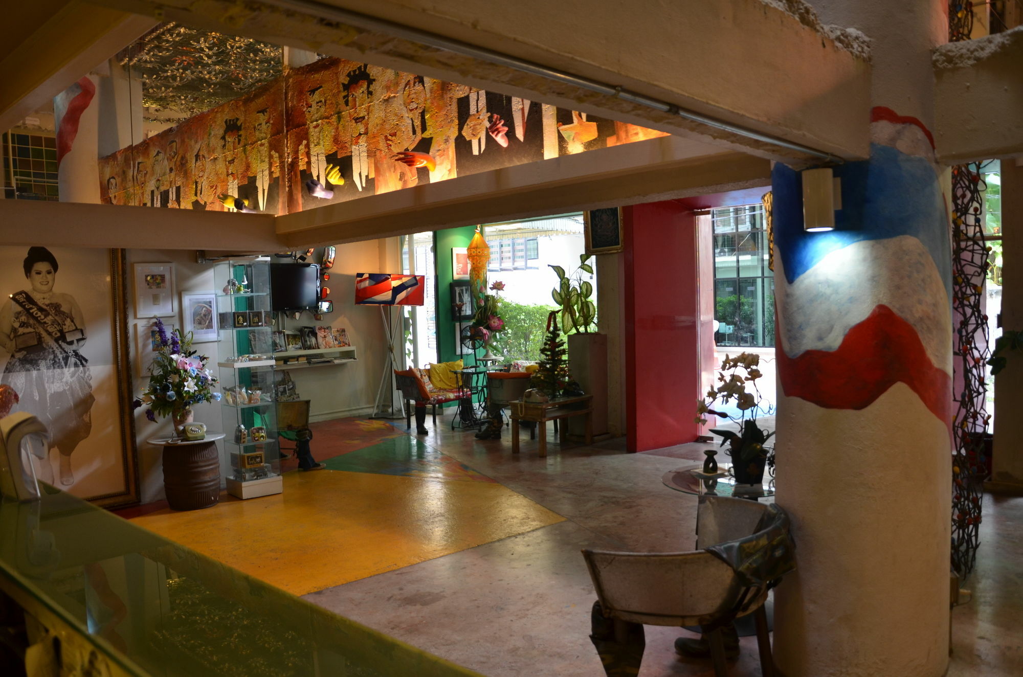 Silom Art Hostel Banguecoque Exterior foto