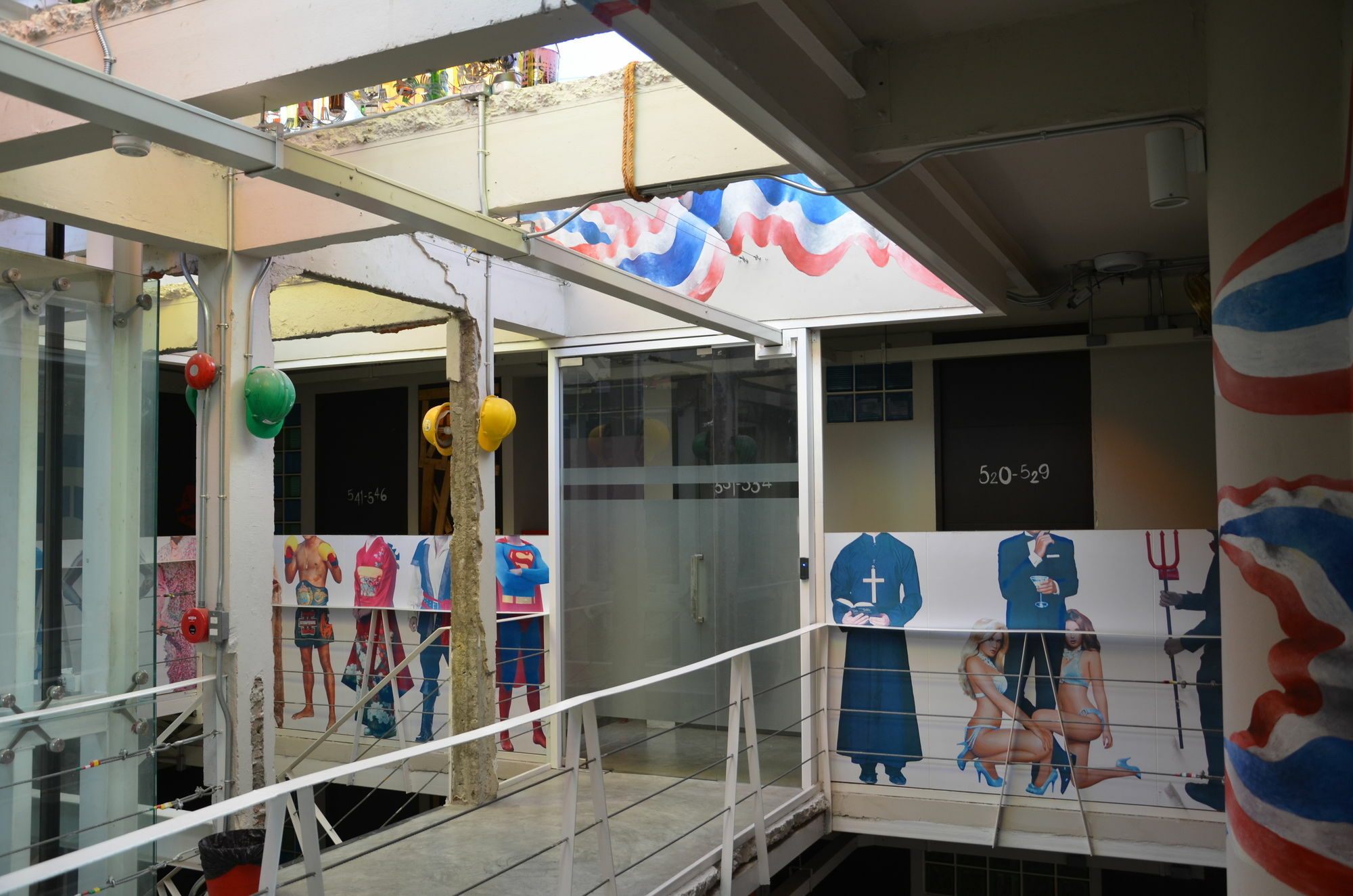 Silom Art Hostel Banguecoque Exterior foto