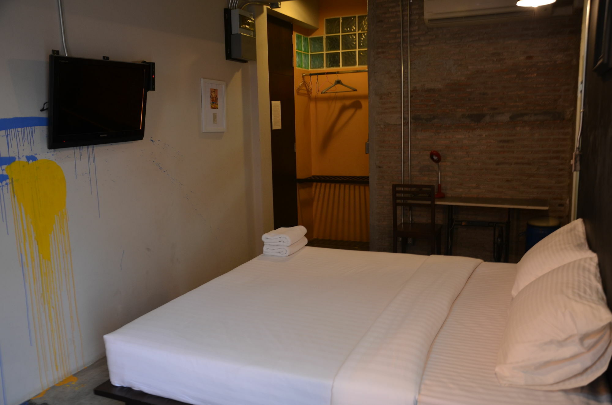Silom Art Hostel Banguecoque Exterior foto
